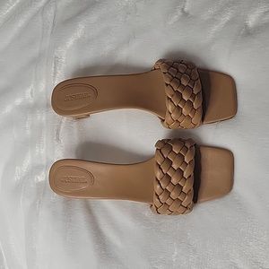 Just Fab nude sandal women's size 12